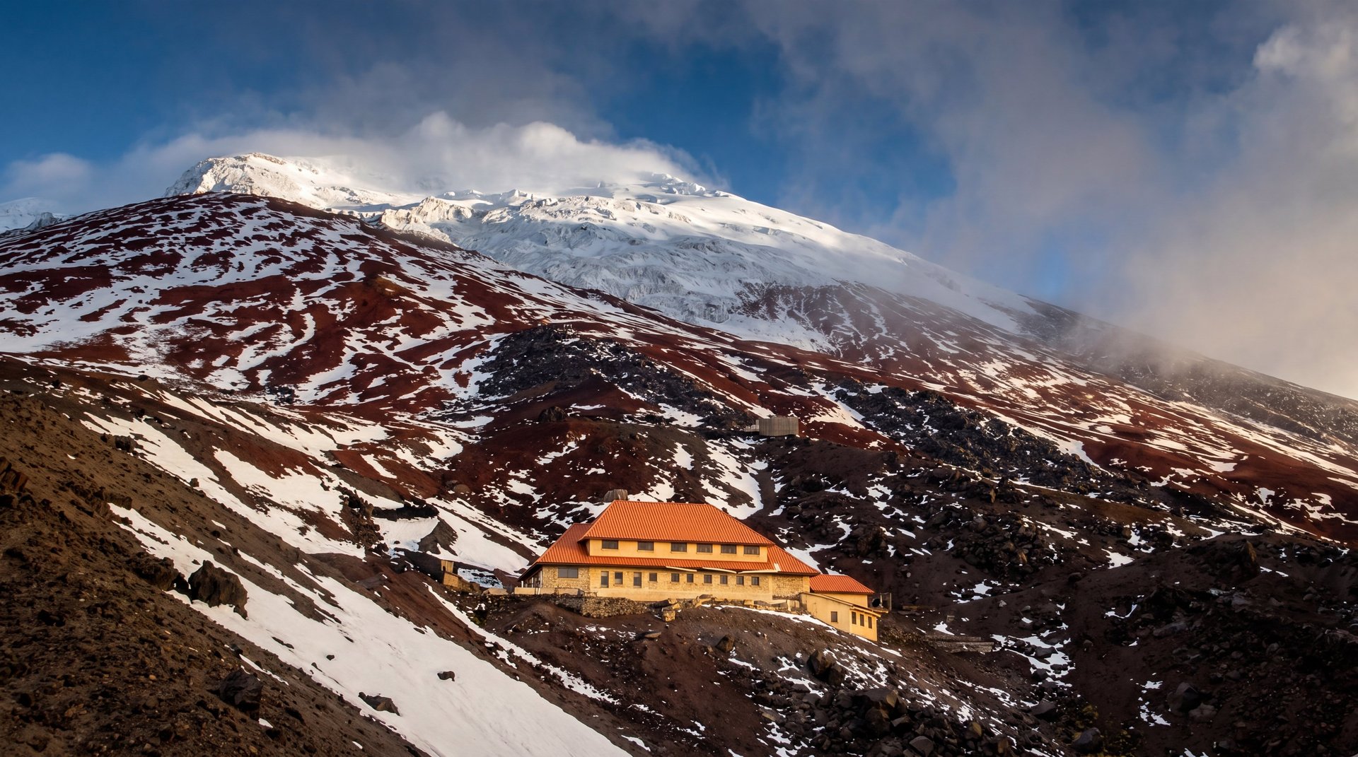 Refugio de Cayambe a 4,600 m en el Nevado Cayambe